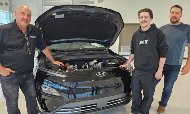 Le centre de formation en réparation de collisions de véhicules électriques ouvre à Milton